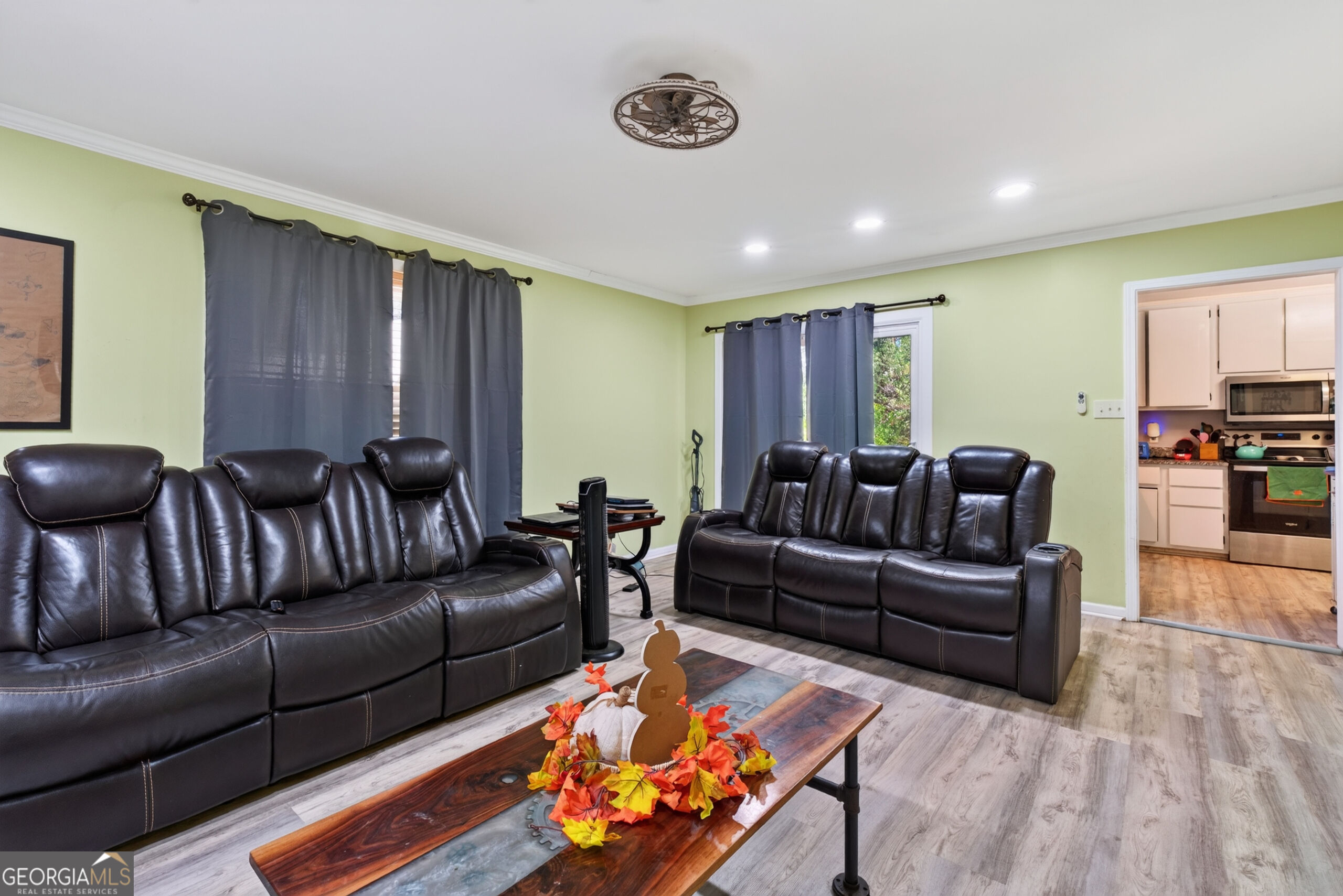 720 Forest Ridge Drive W Property Photo 8
