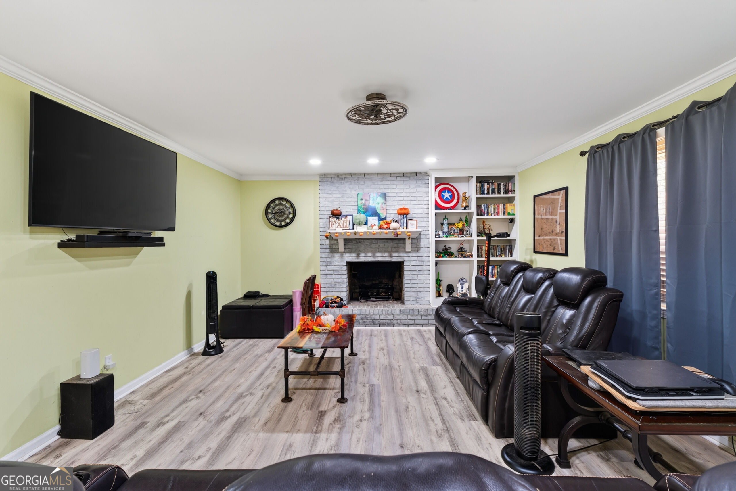 720 Forest Ridge Drive W Property Photo 9