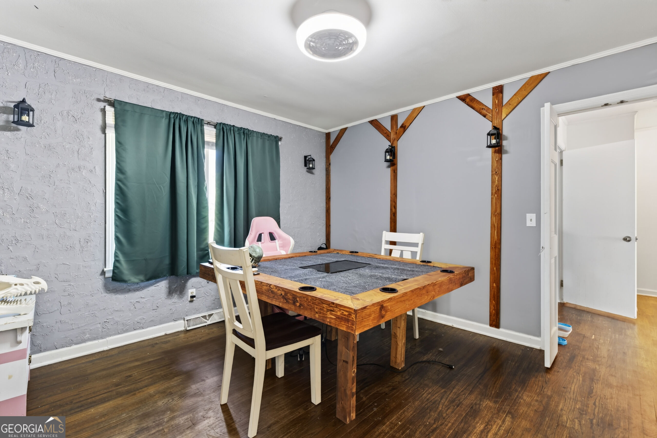 720 Forest Ridge Drive W Property Photo 21