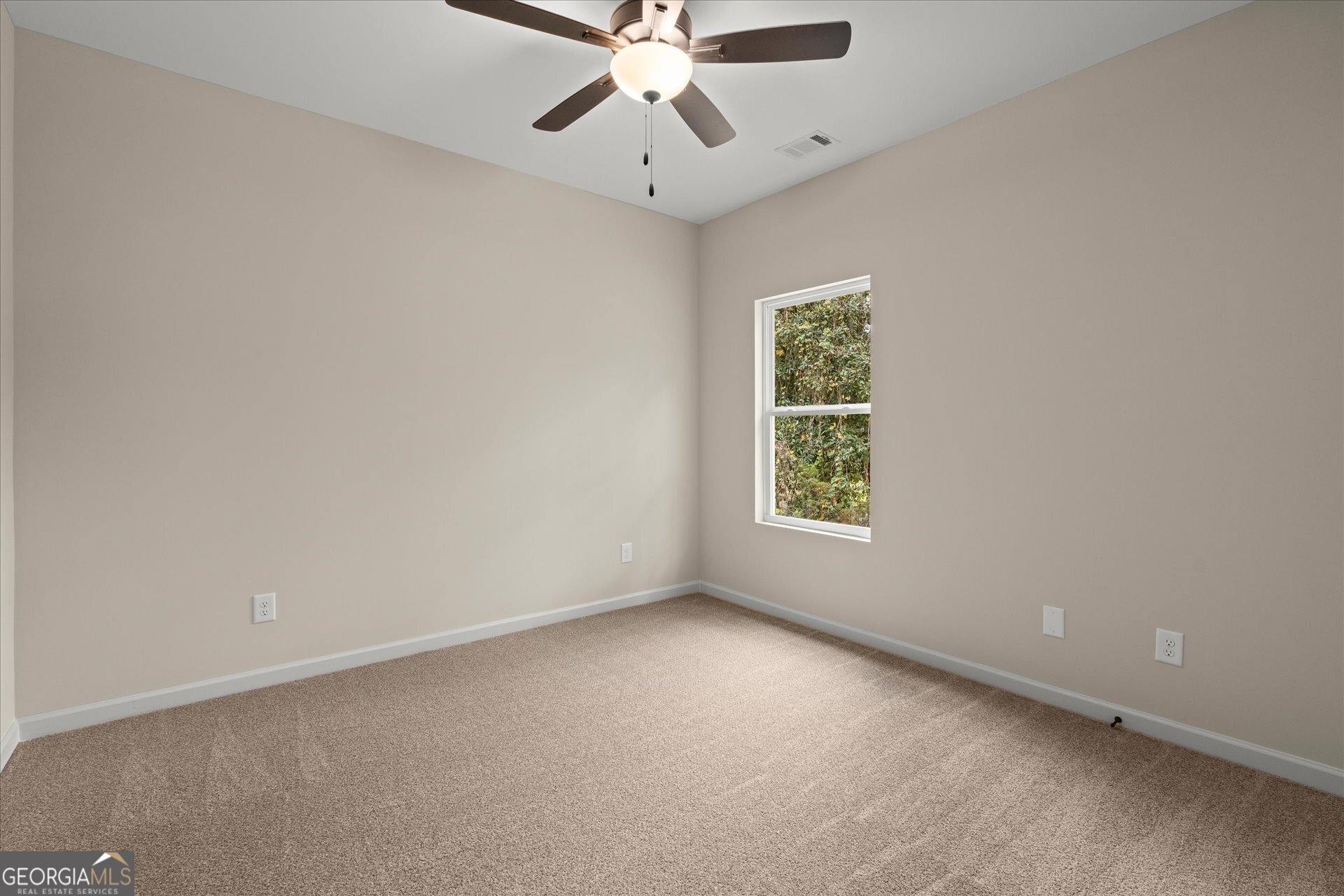654 King Street Property Photo 13