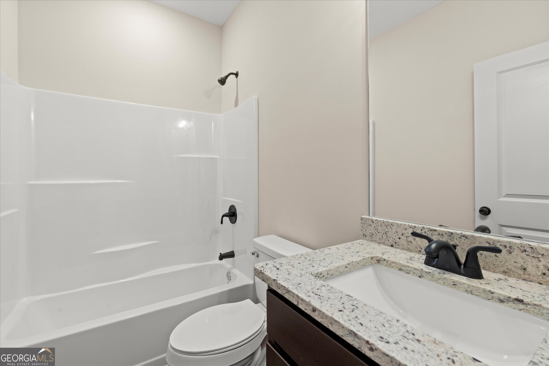 654 King Street Property Photo 22