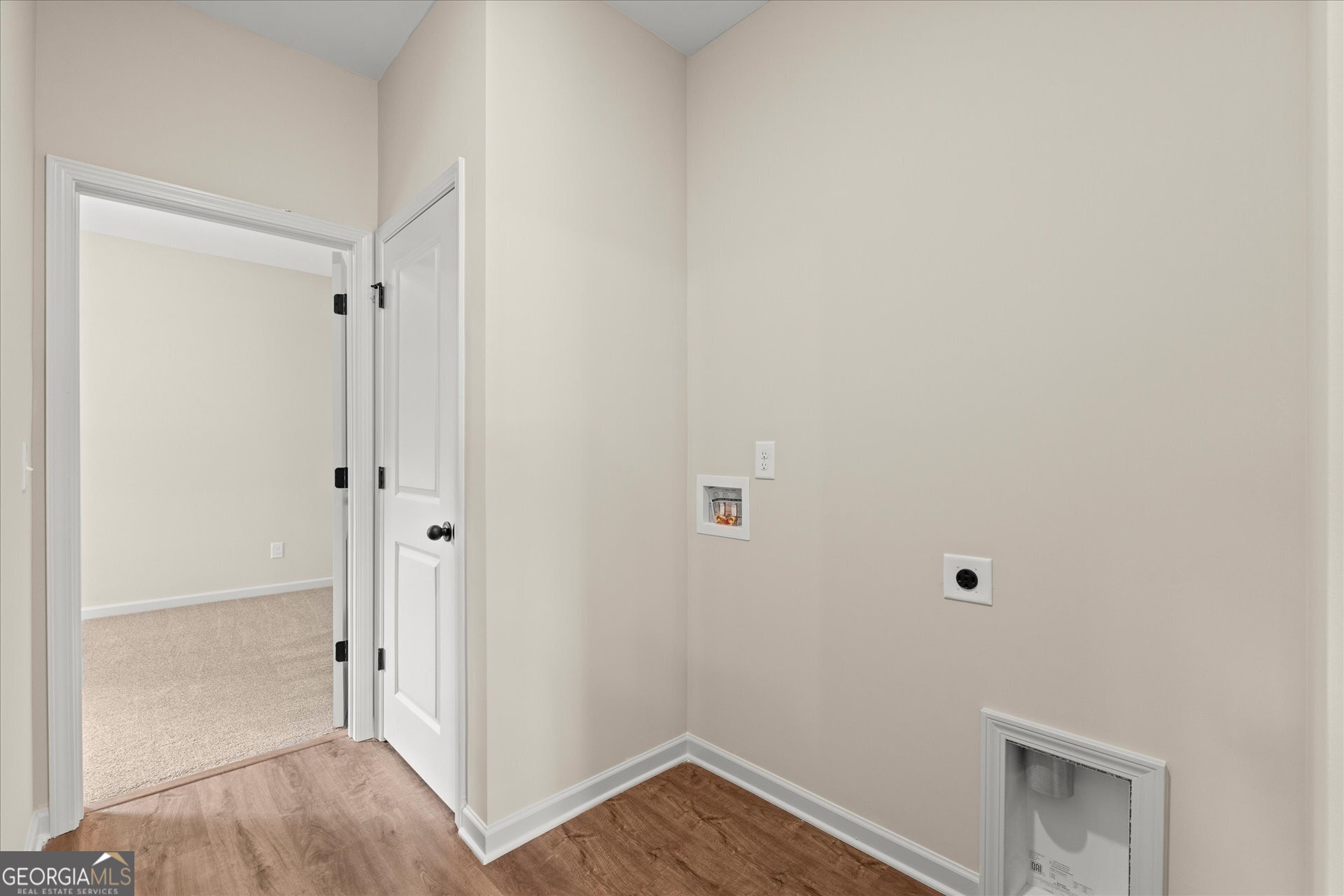 654 King Street Property Photo 23