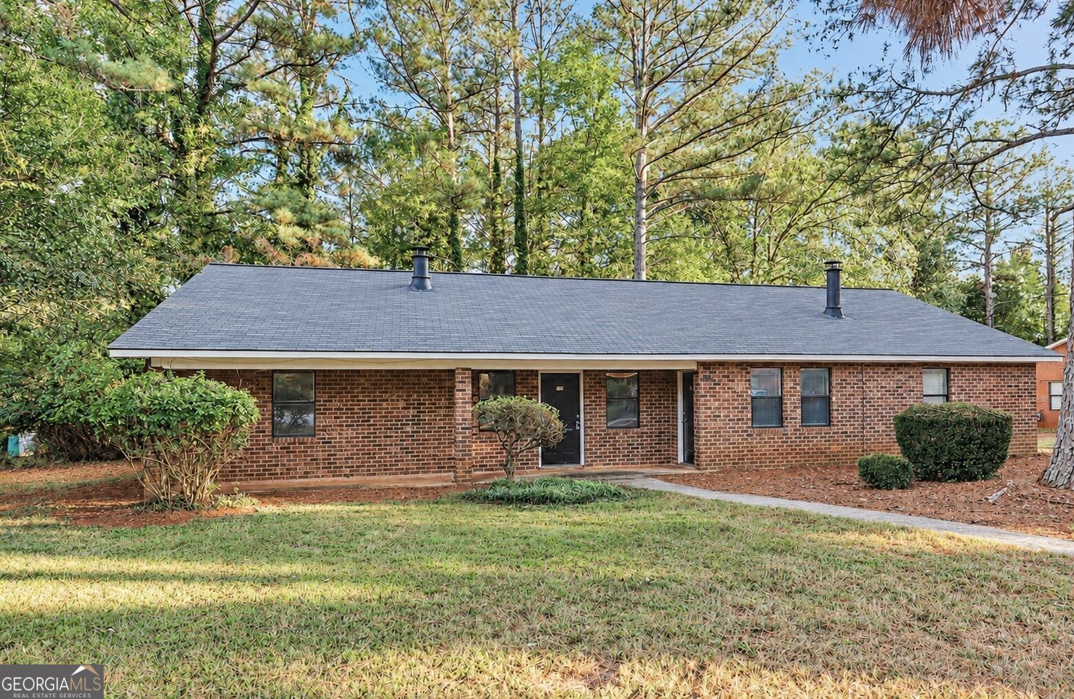106/108 Upland Court Property Photo 1