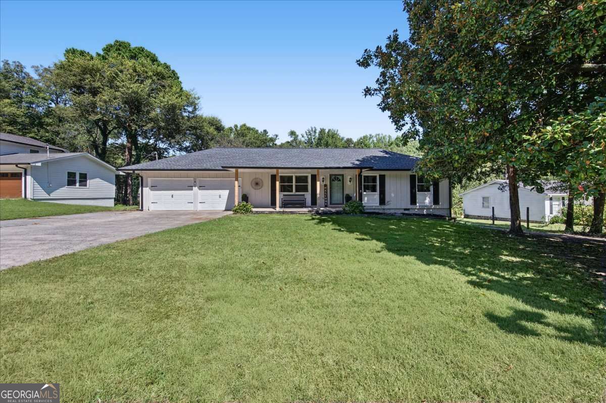 205 Woodglen Drive Property Photo 3