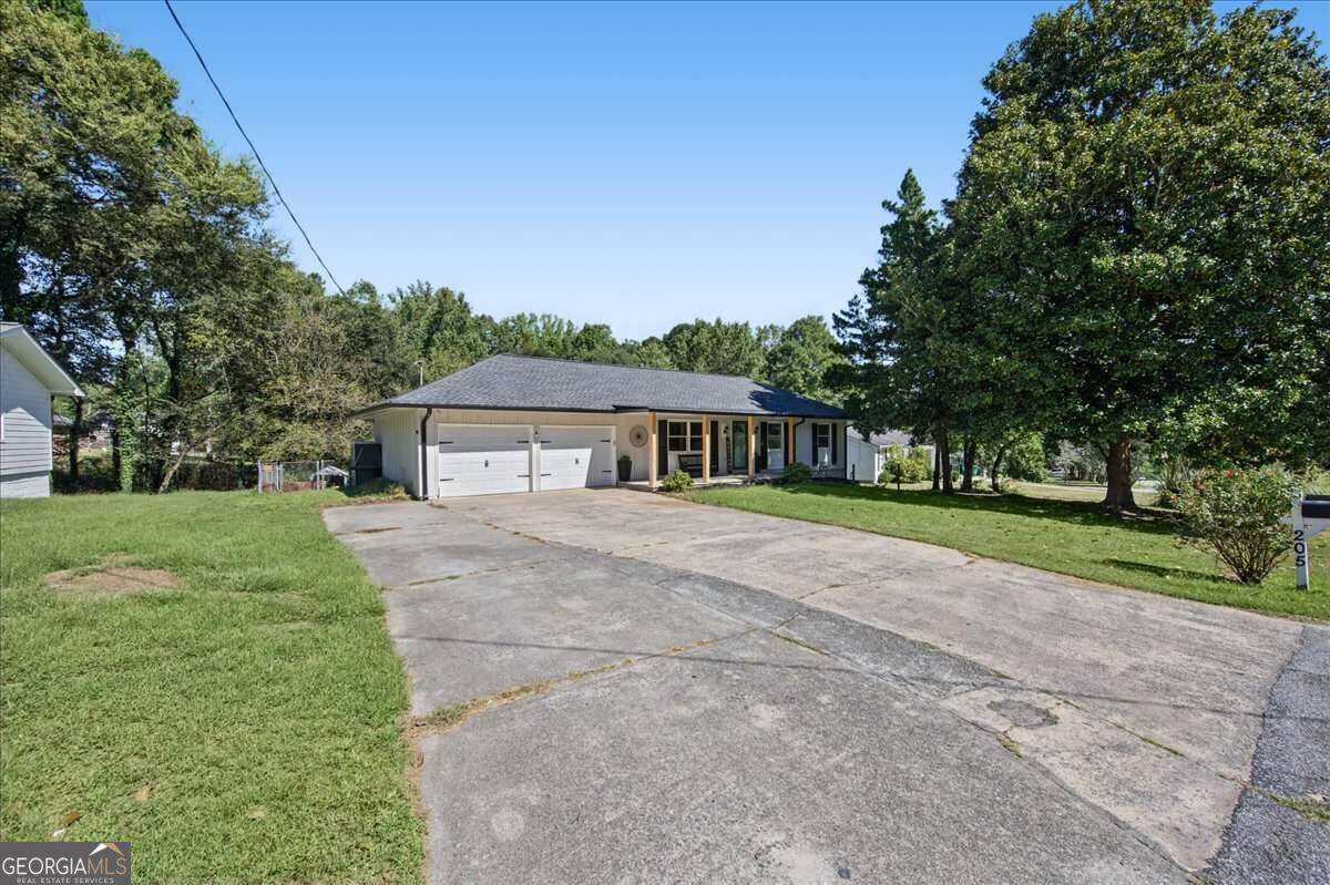 205 Woodglen Drive Property Photo 4