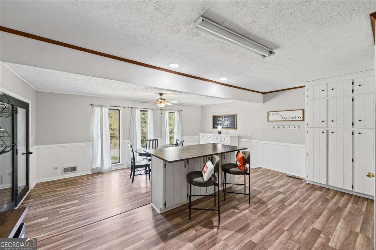 205 Woodglen Drive Property Photo 11