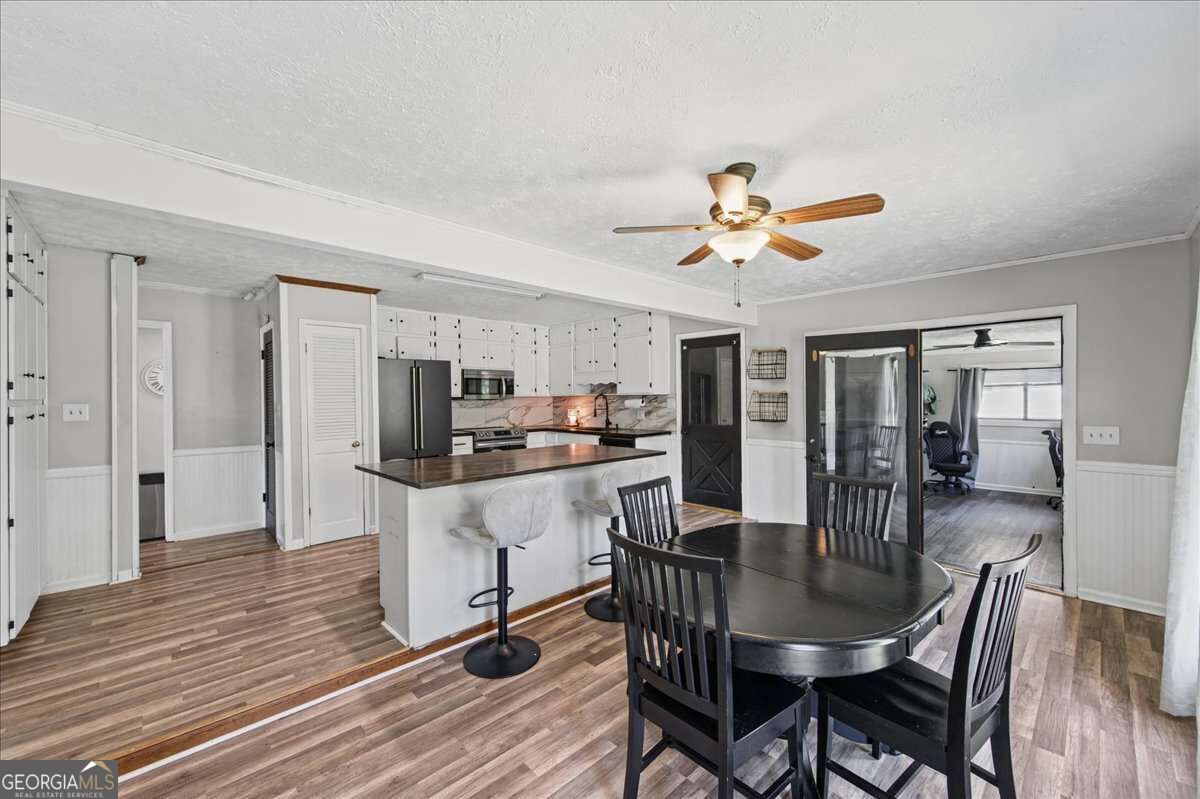 205 Woodglen Drive Property Photo 12