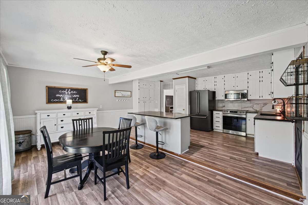 205 Woodglen Drive Property Photo 13