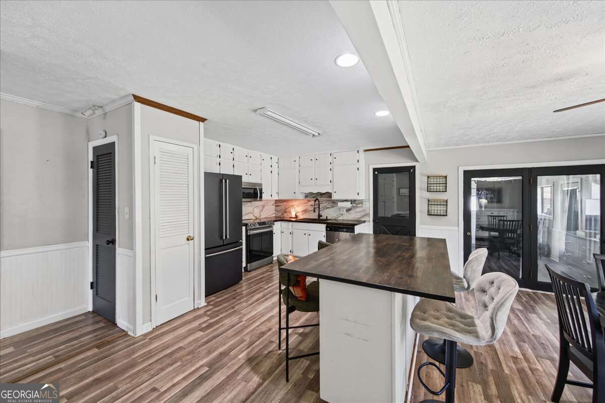 205 Woodglen Drive Property Photo 15
