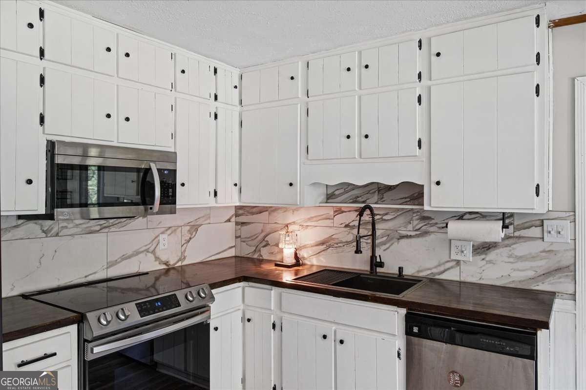 205 Woodglen Drive Property Photo 17