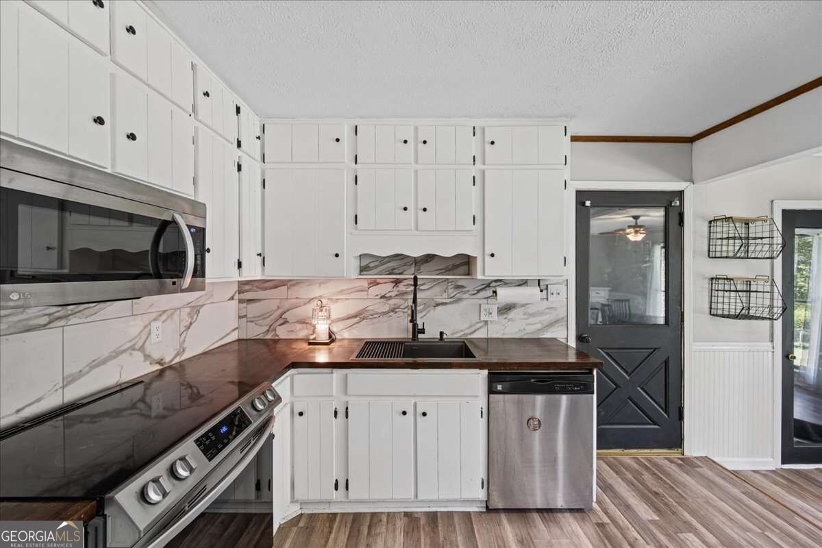 205 Woodglen Drive Property Photo 18