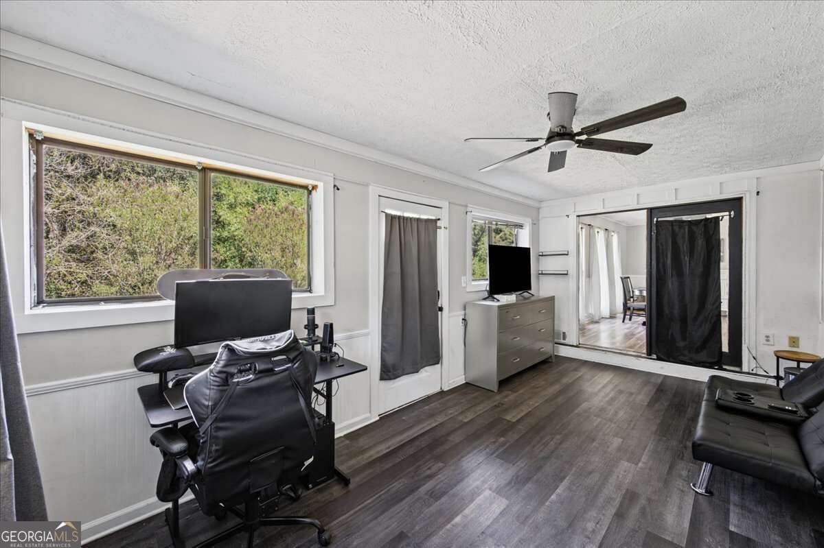 205 Woodglen Drive Property Photo 22
