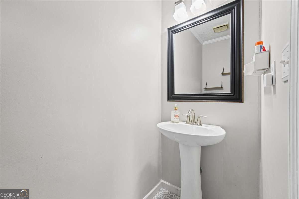 205 Woodglen Drive Property Photo 28