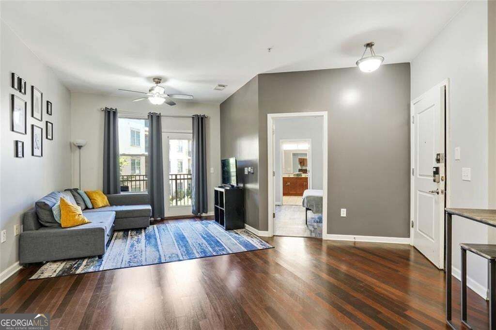 870 Mayson Turner Road Nw # 1127 Property Photo 2