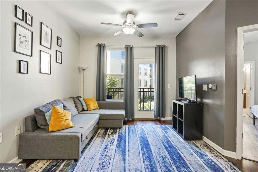 870 Mayson Turner Road Nw # 1127 Property Photo 3