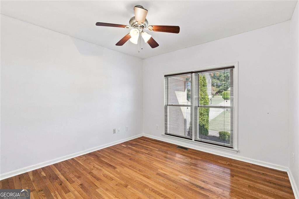 425 Fairford Lane Property Photo 5