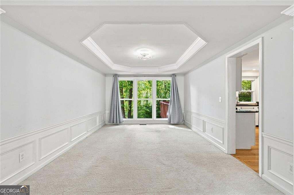 425 Fairford Lane Property Photo 8