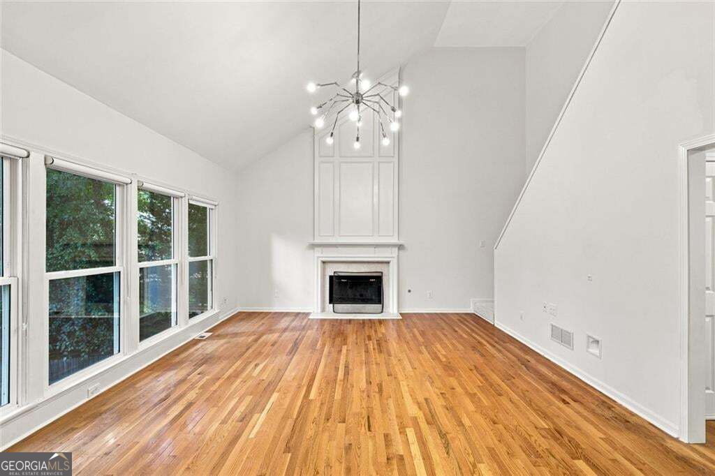 425 Fairford Lane Property Photo 12