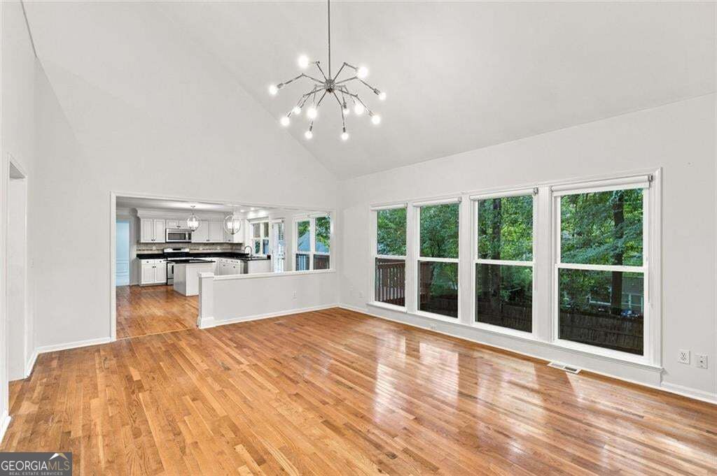 425 Fairford Lane Property Photo 13