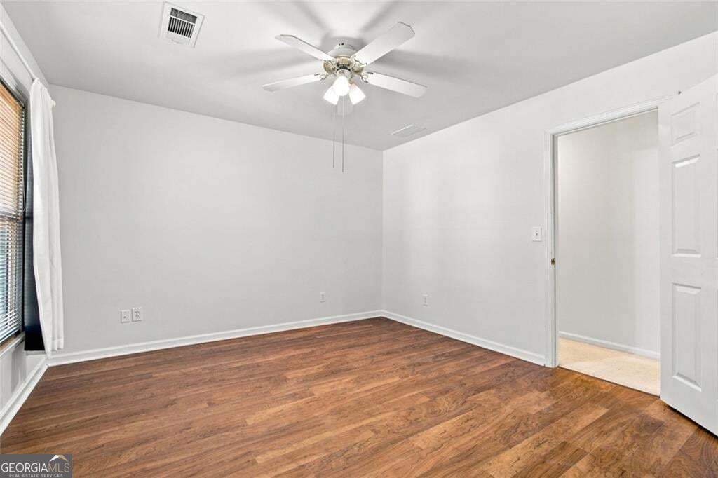 425 Fairford Lane Property Photo 38