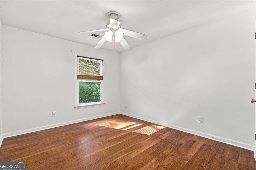 425 Fairford Lane Property Photo 40
