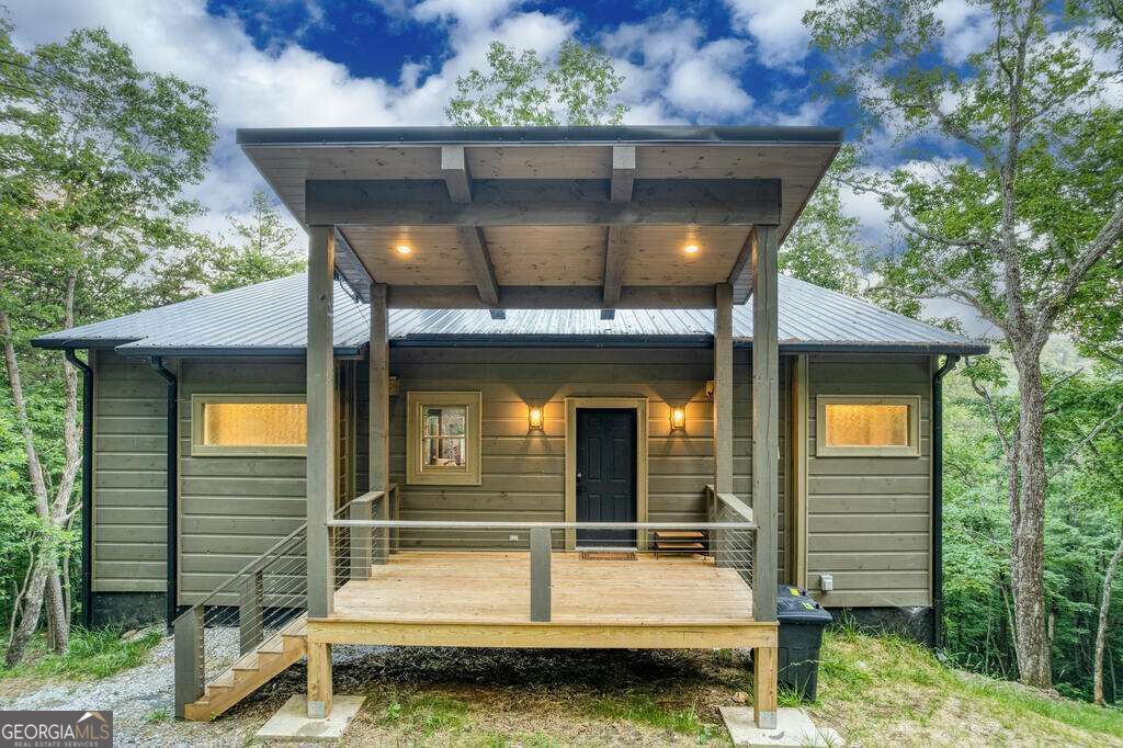 281 Raintree Bend Property Photo 3