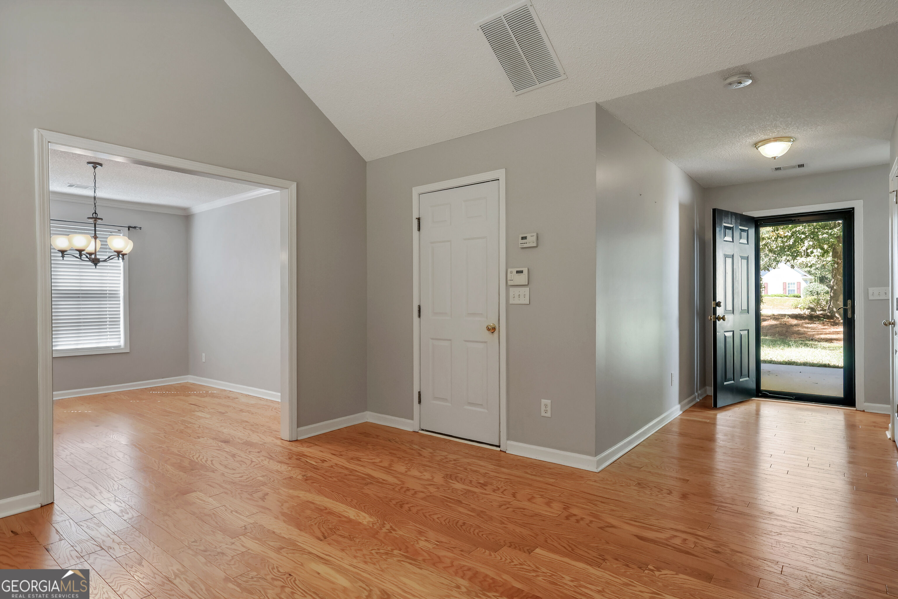 527 Judith Court Property Photo 3