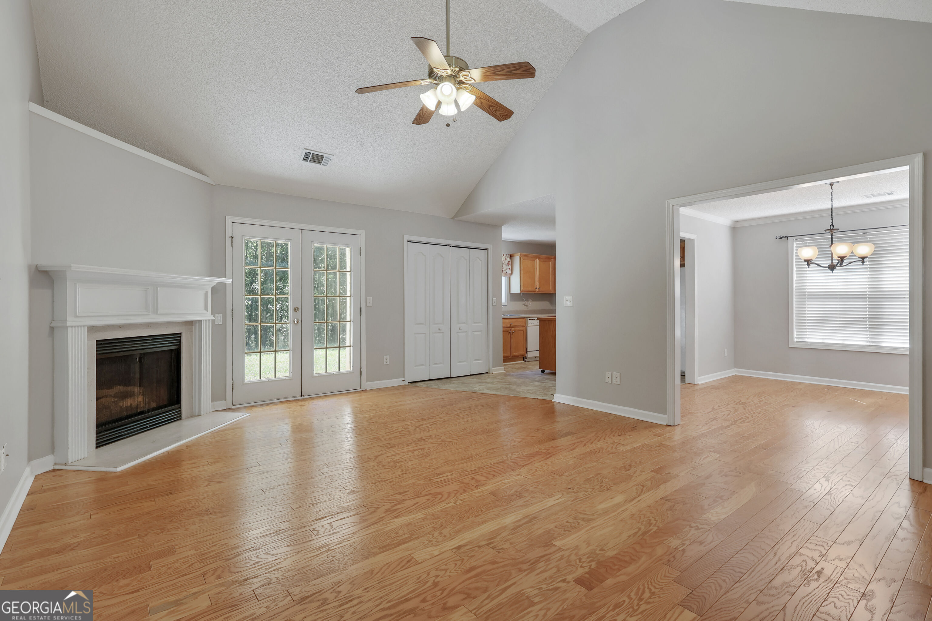 527 Judith Court Property Photo 7