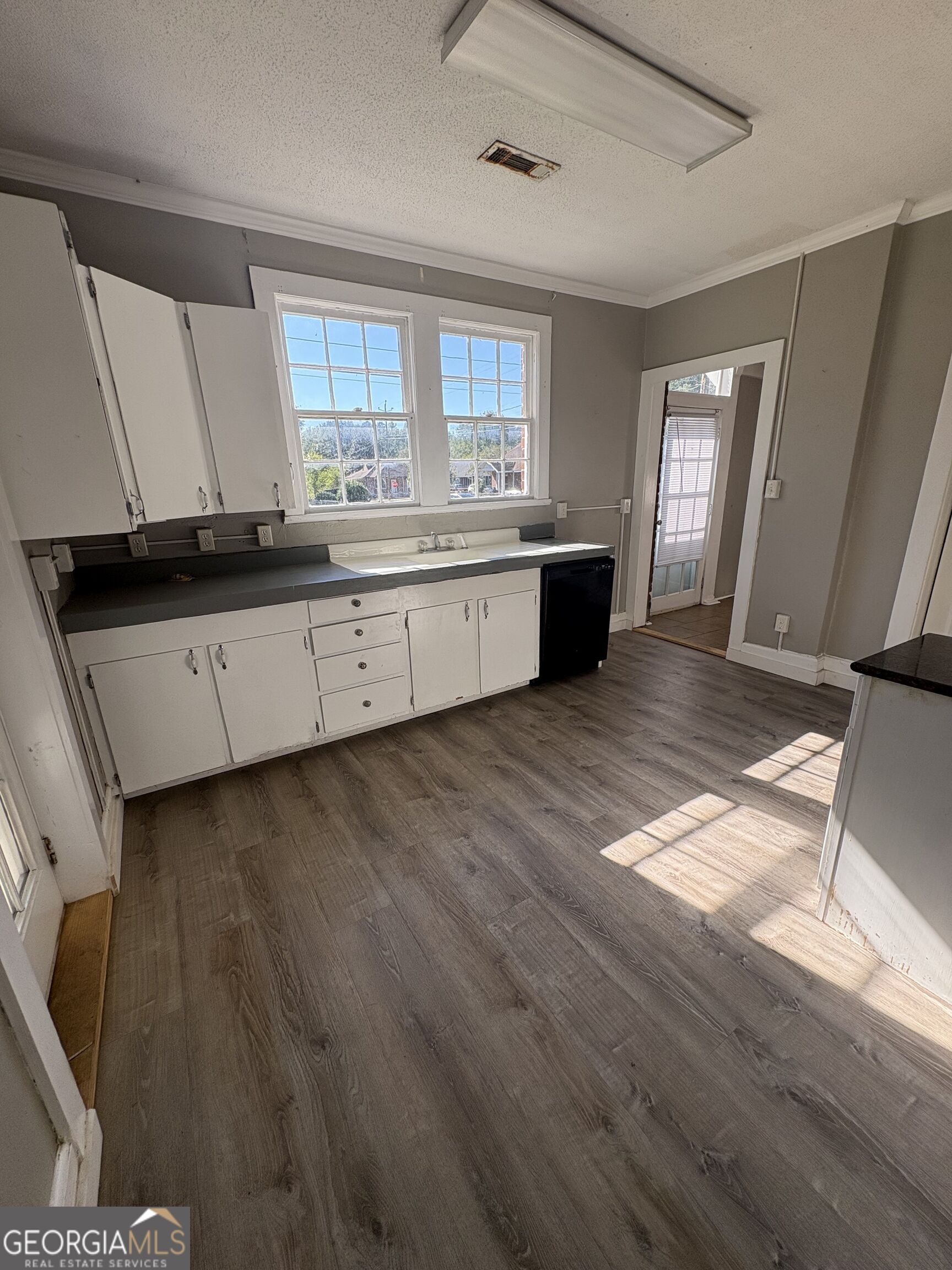 15 Elmwood Street Ne Property Photo 8