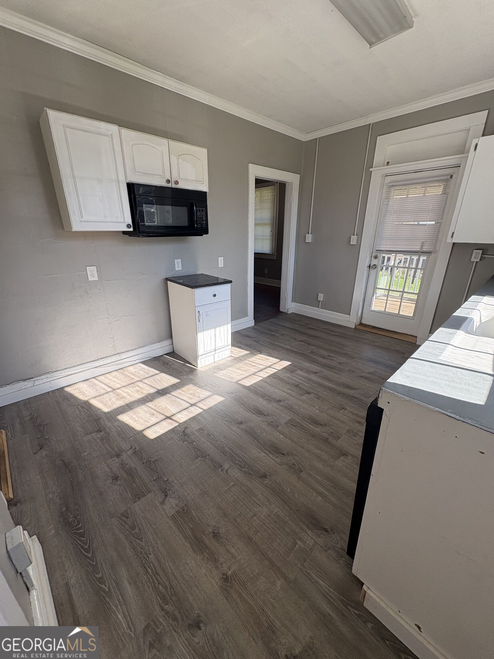 15 Elmwood Street Ne Property Photo 9