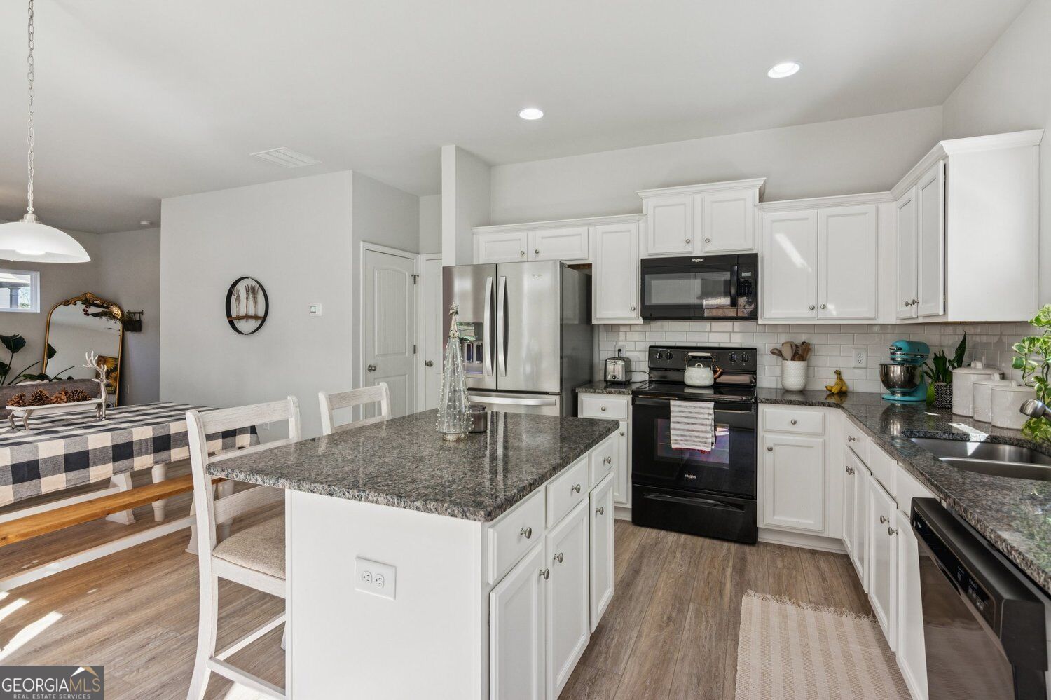 566 Skye Drive Property Photo 8
