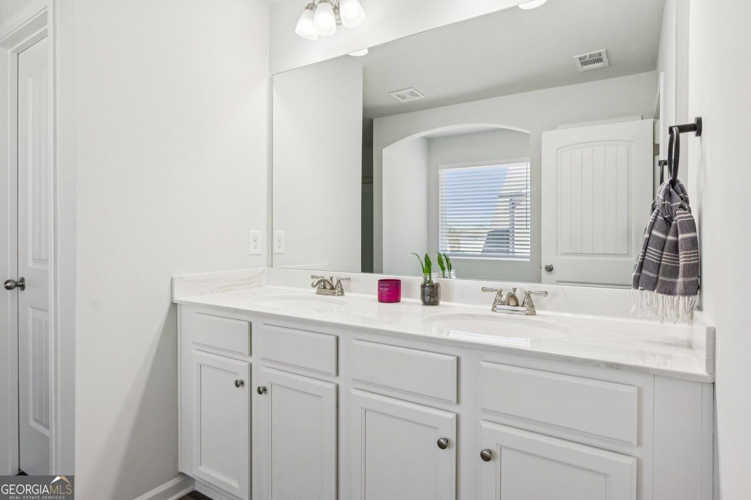 566 Skye Drive Property Photo 12
