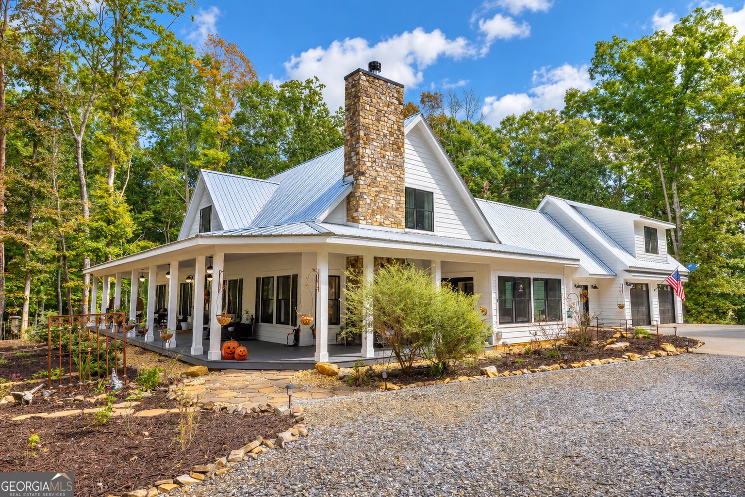 392 Mustang Trail Property Photo 1