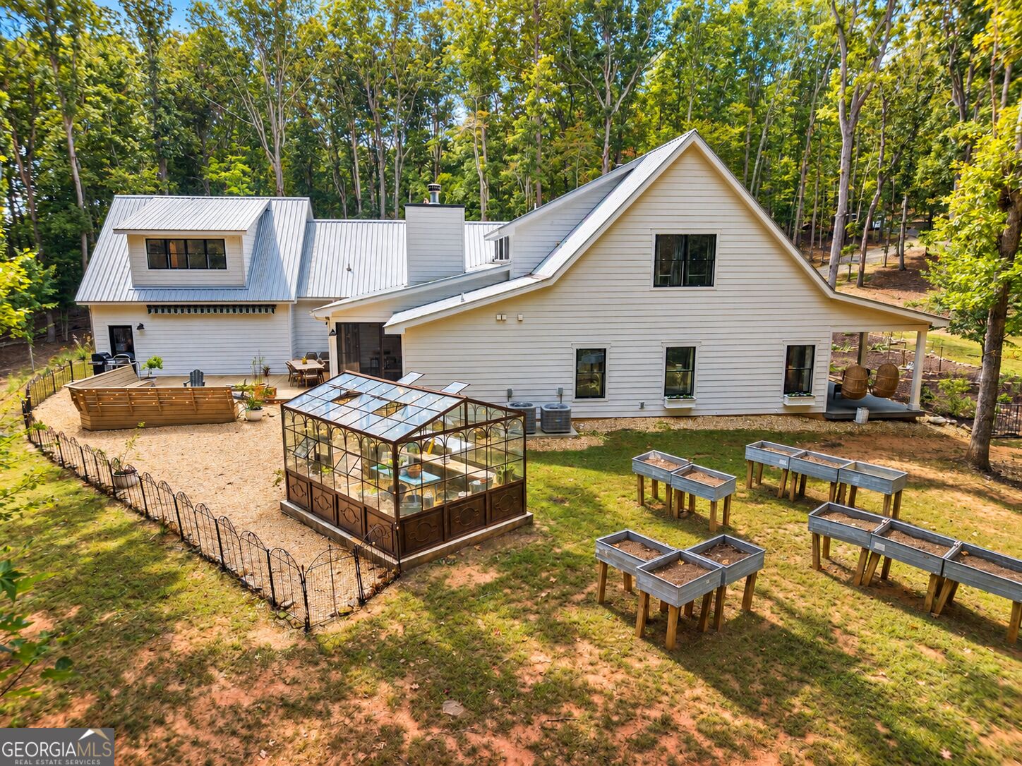 392 Mustang Trail Property Photo 4