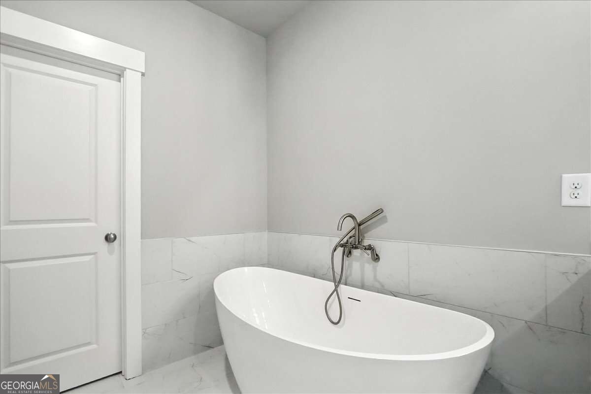 95 Old Town Road Property Photo 33