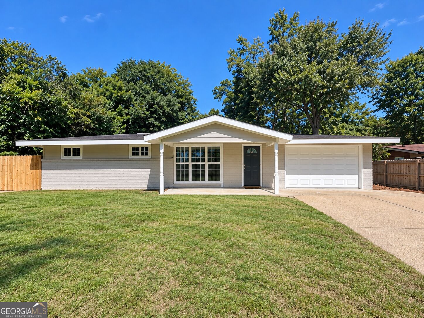855 Emerald Street Property Photo 1