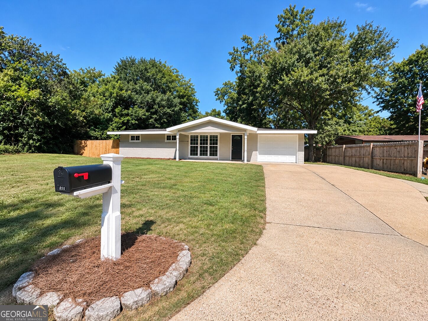 855 Emerald Street Property Photo 2