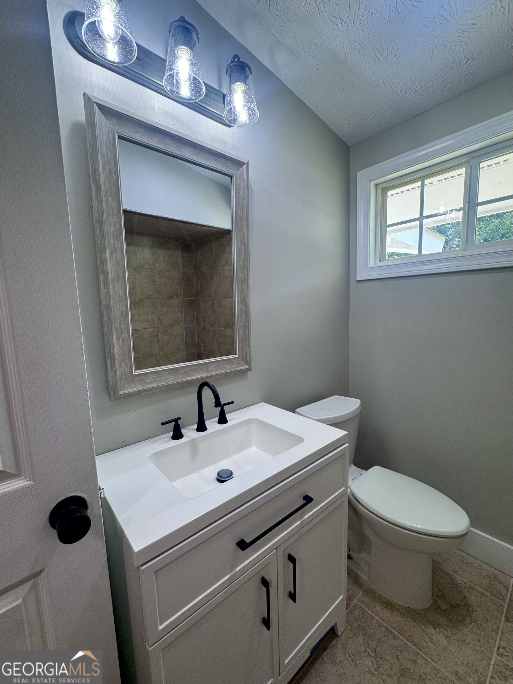 855 Emerald Street Property Photo 10