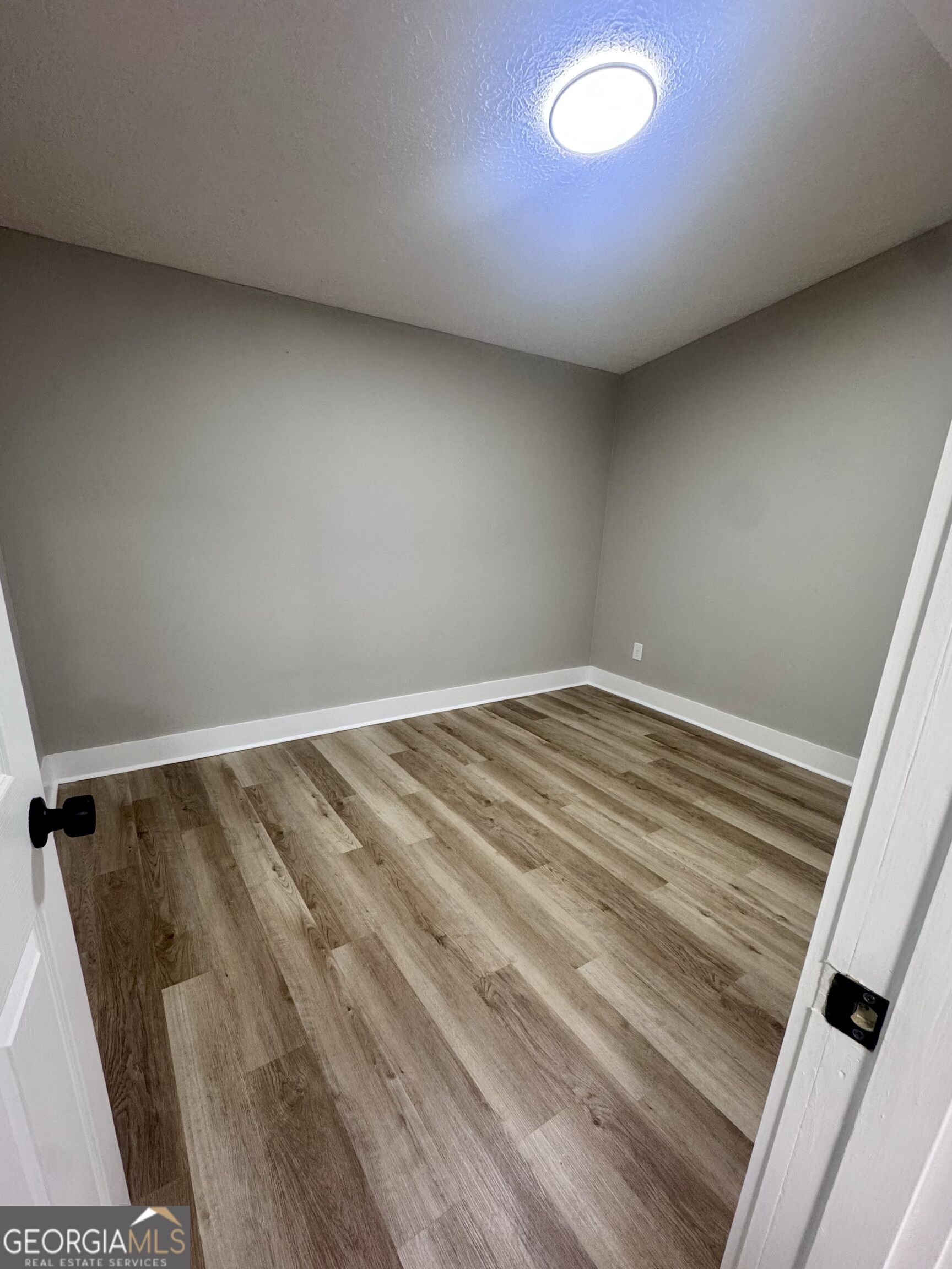 855 Emerald Street Property Photo 11