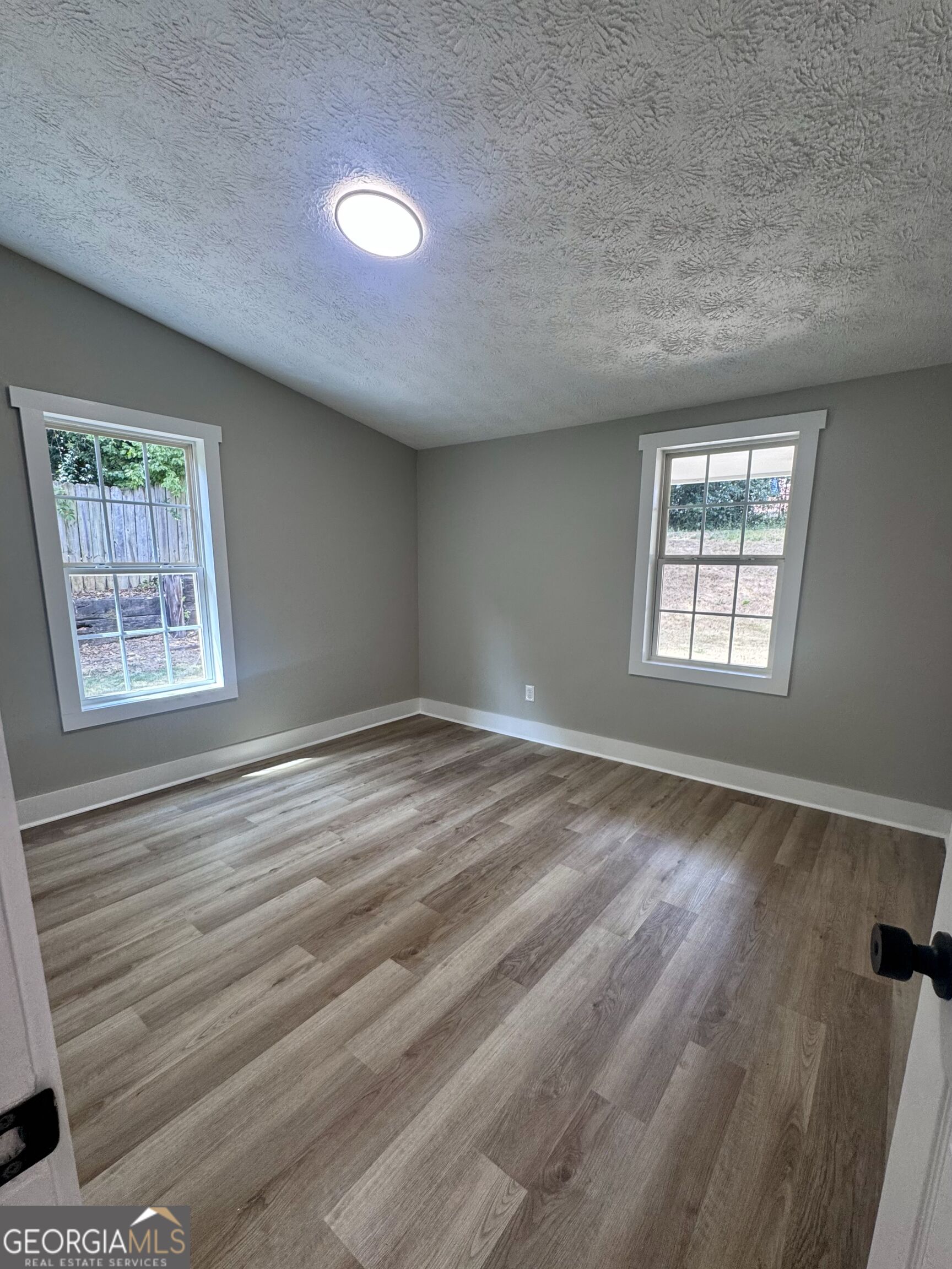 855 Emerald Street Property Photo 13