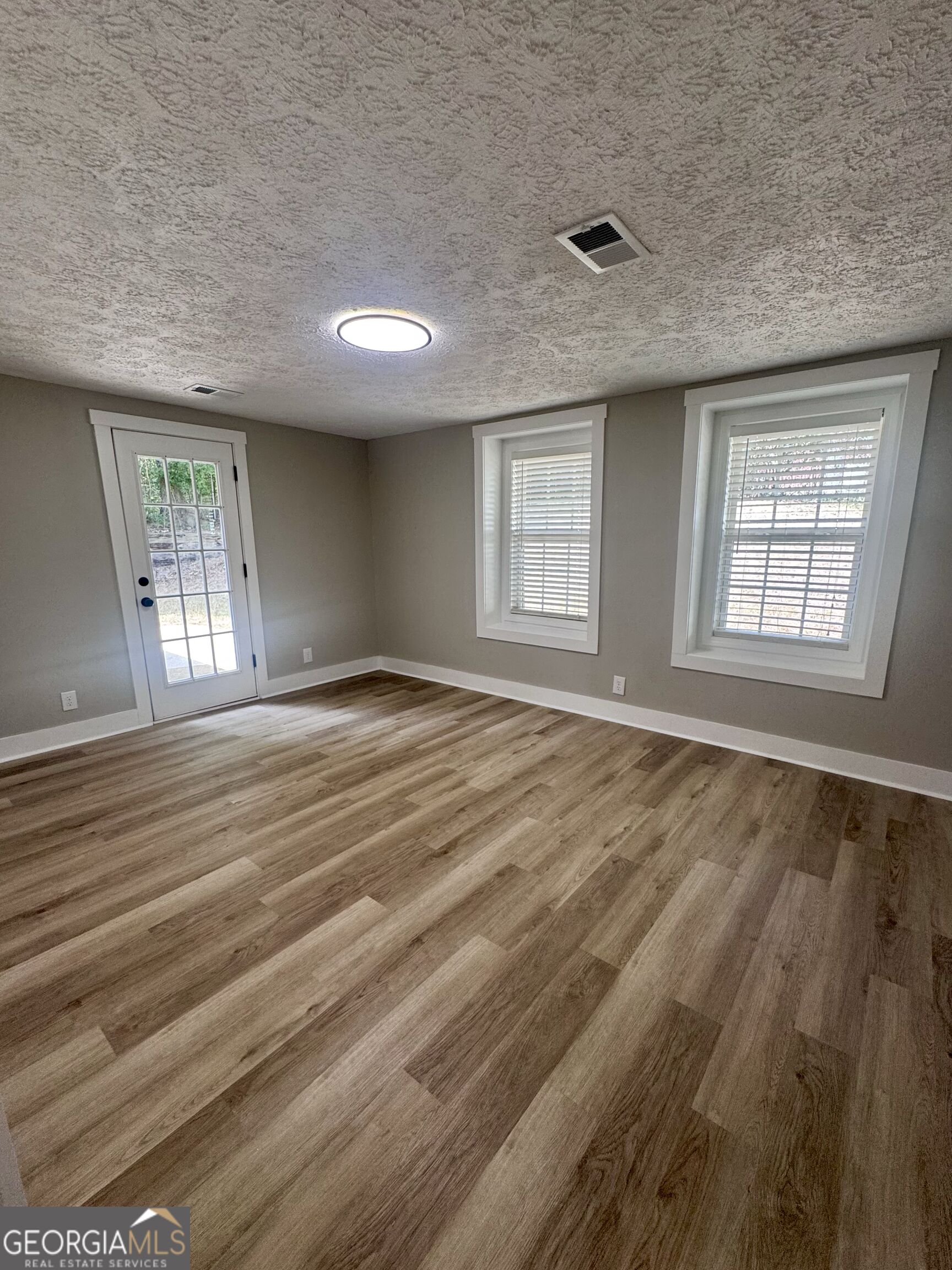 855 Emerald Street Property Photo 23