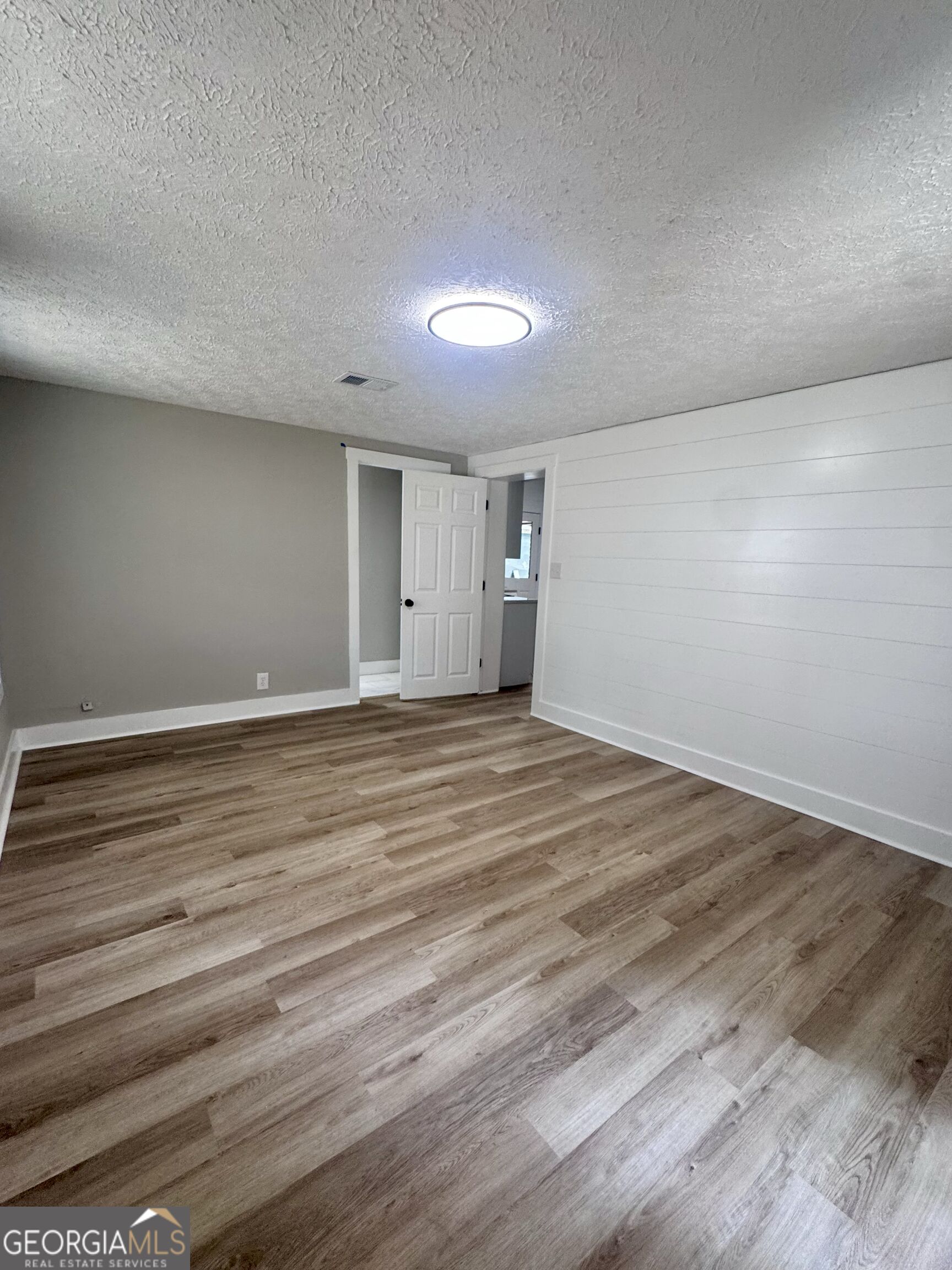 855 Emerald Street Property Photo 25