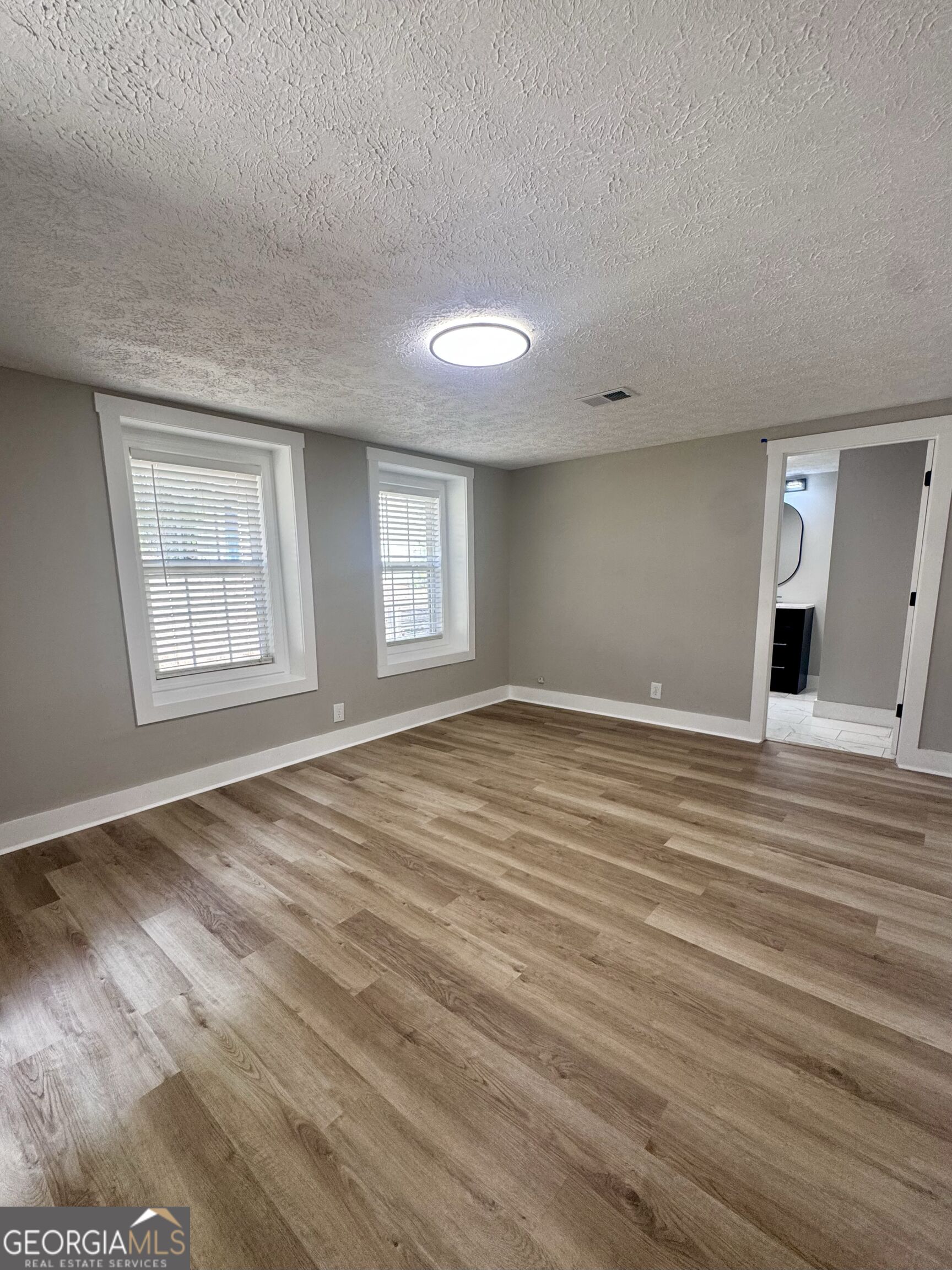 855 Emerald Street Property Photo 26