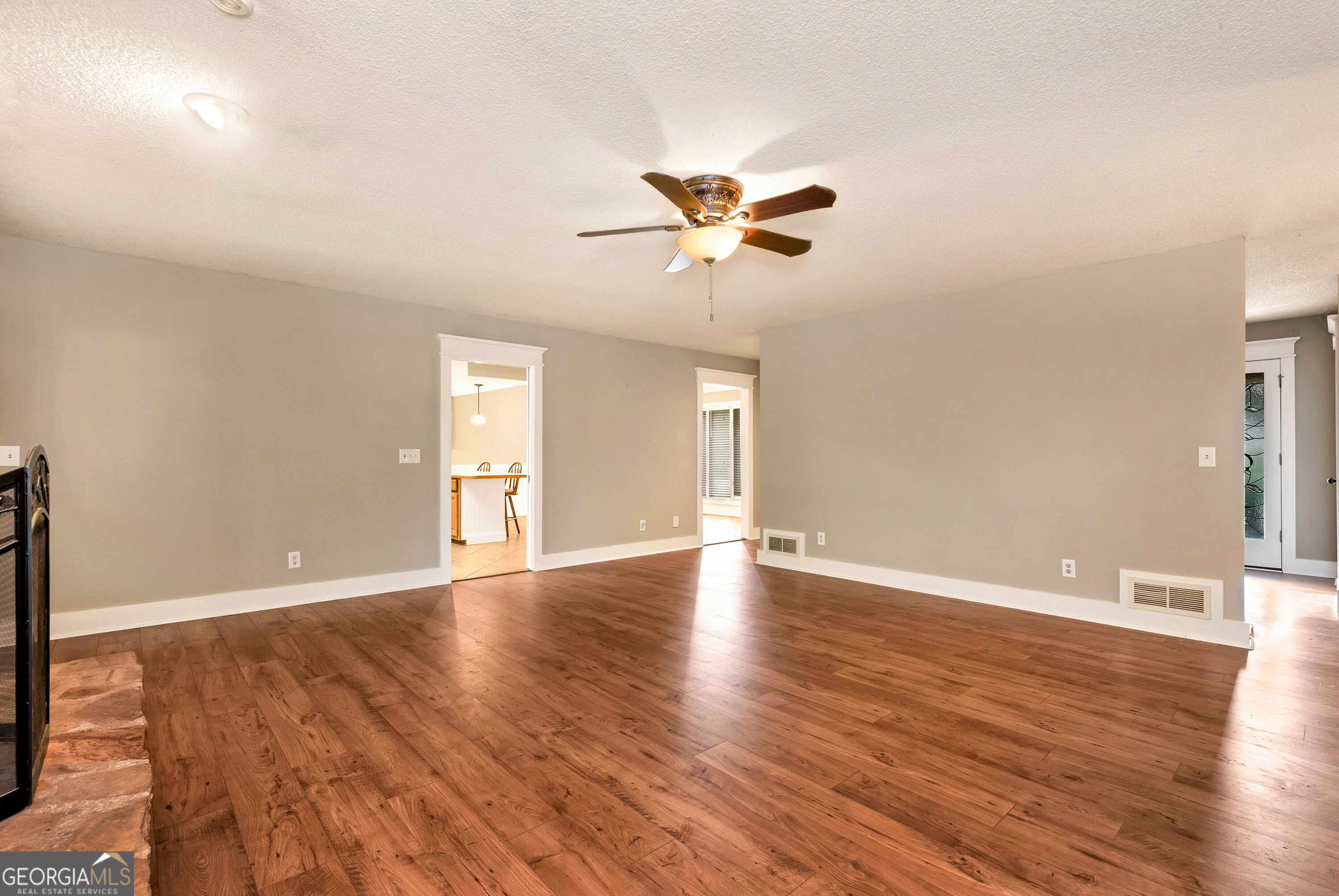 3526 Montgomery Drive Property Photo 10
