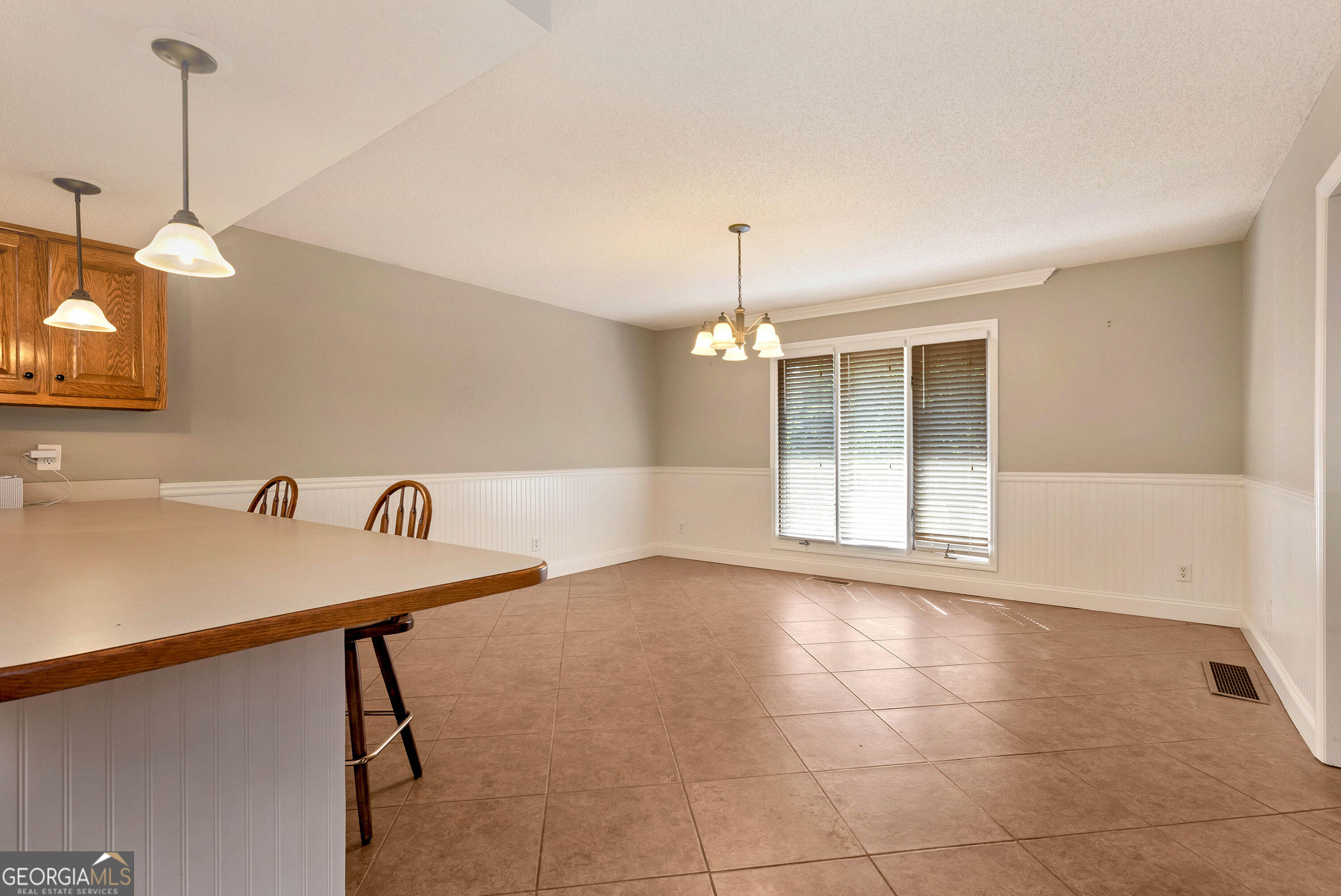 3526 Montgomery Drive Property Photo 14