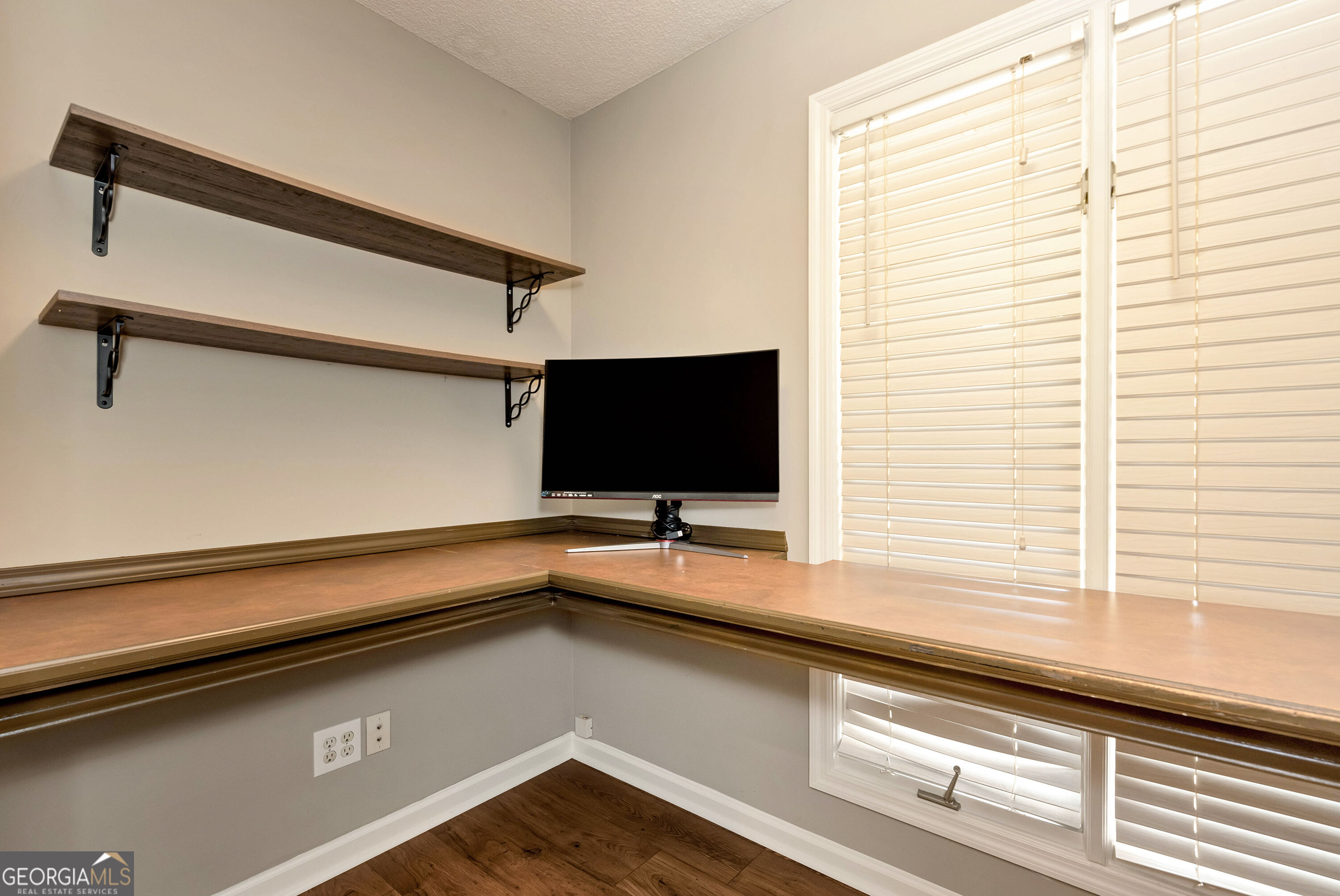 3526 Montgomery Drive Property Photo 24