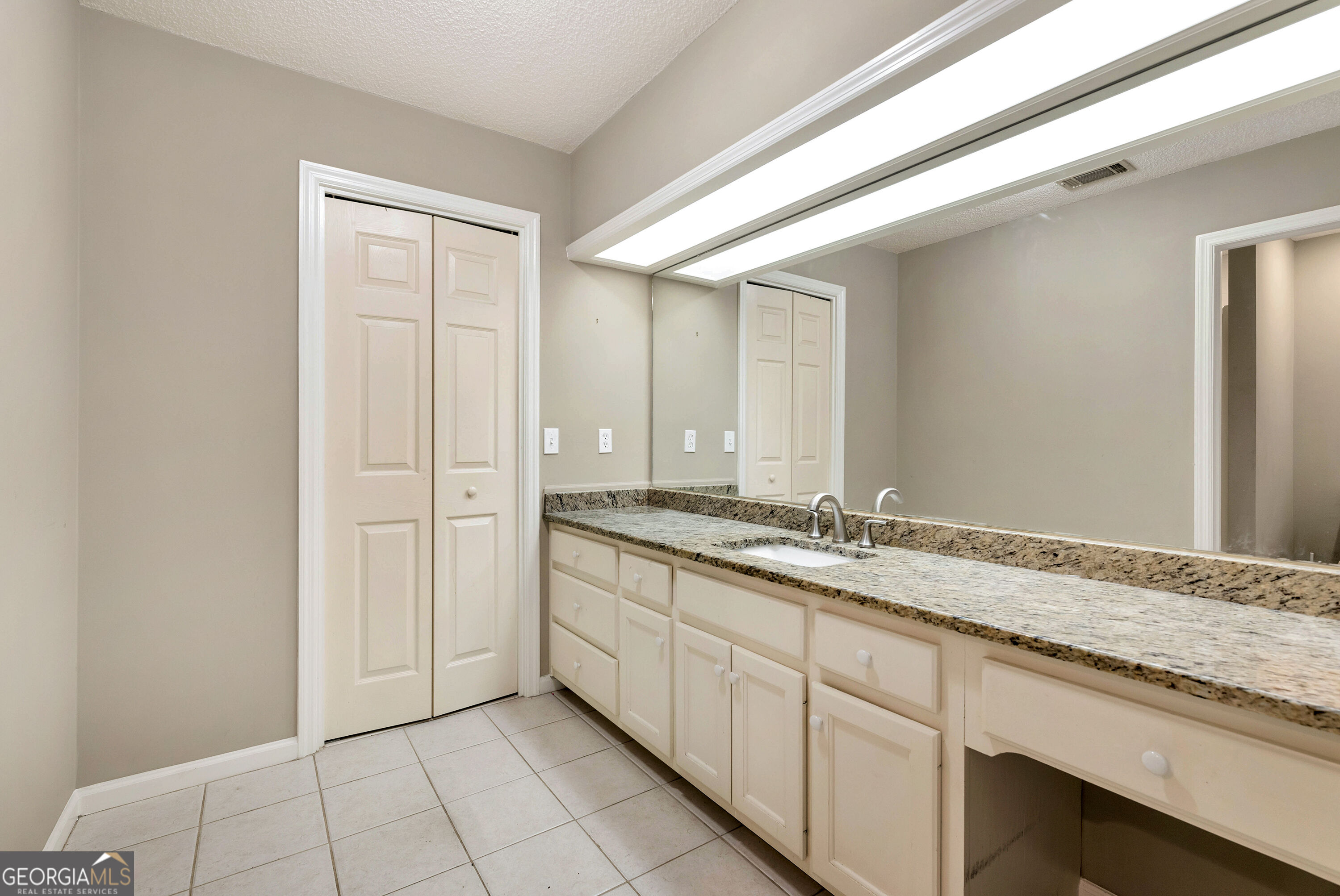 3526 Montgomery Drive Property Photo 28