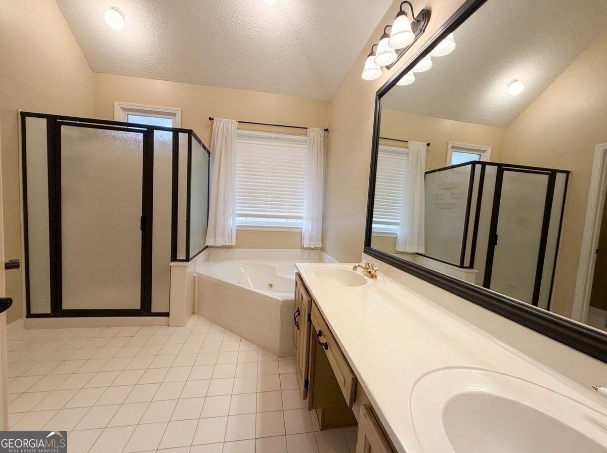 530 Country Club Drive Property Photo 14