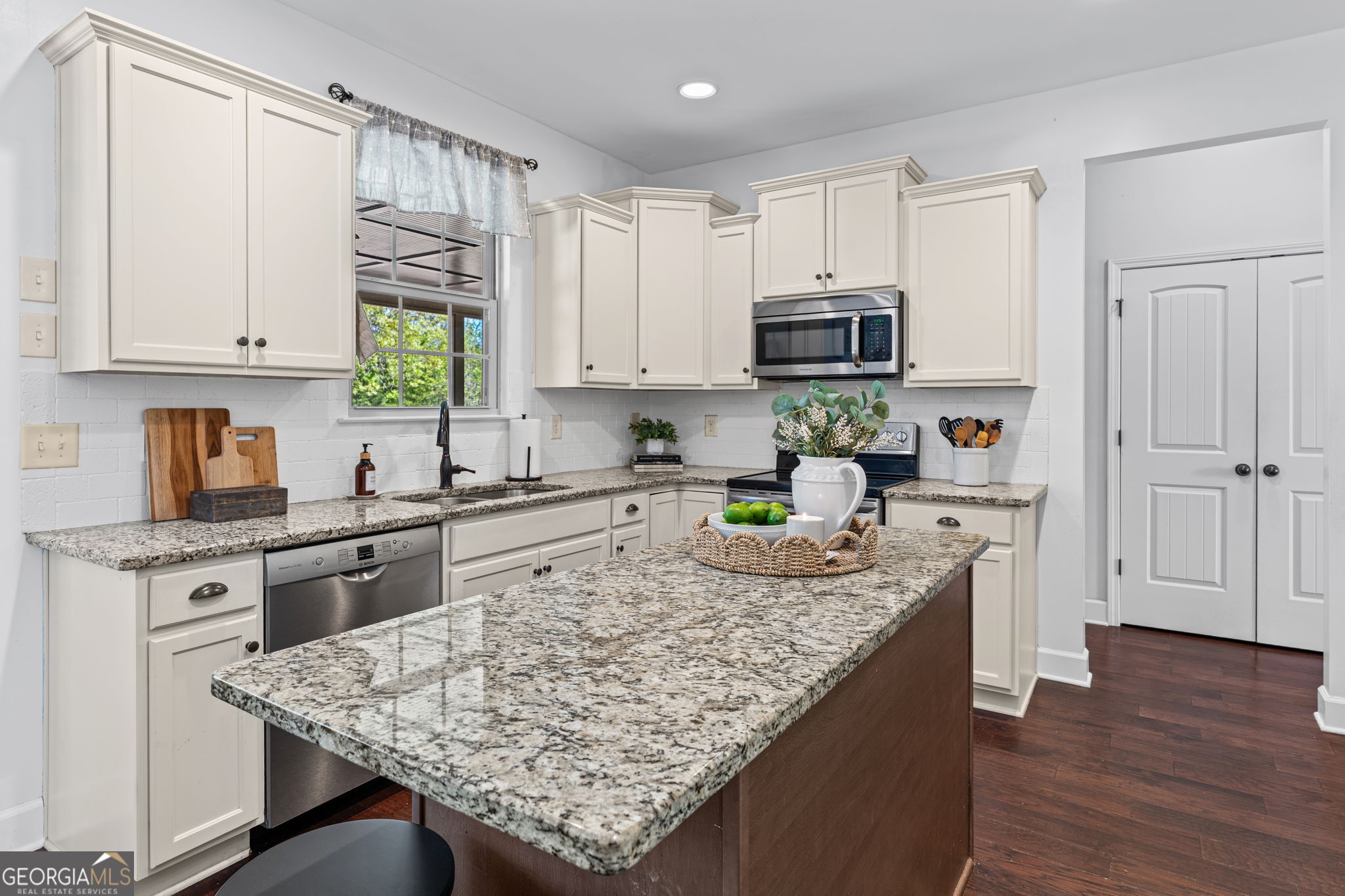 15 Austin Storey Circle Property Photo 17