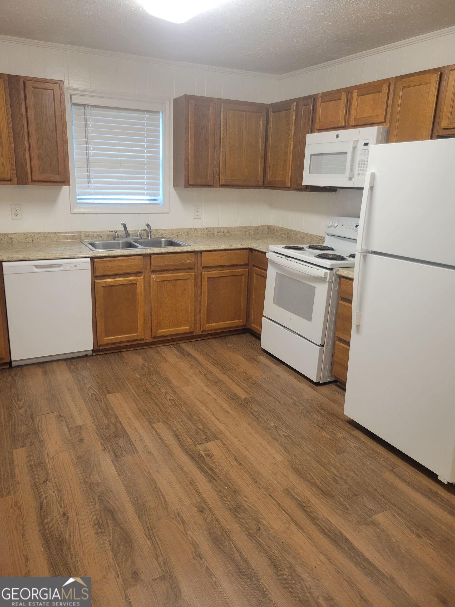 722 Cardinal Circle Property Photo 3